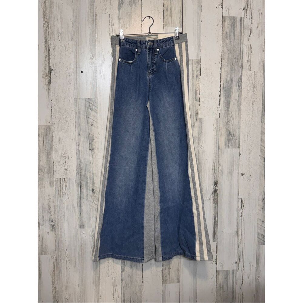 Austin Landing Women’s Size 0 Wide Leg Athletic Jeans Blue Gray Stripe Denim